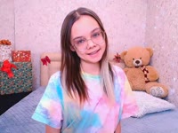 My dear, I am a girl with the appearance of an angel, but inside me there is a little devil who is ready to pounce on you in a second and love you. I really love long conversations, handsome men and watching how they want me.