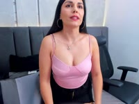 Hello! I am a very kind woman, I love meeting new people and cultures. I love having fun on the webcam and having a delicious and passionate moment