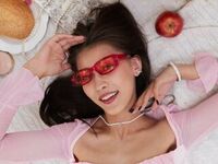 camslut fingering wet pussy ElviaAlly