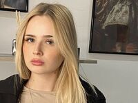 hot cam slut MarnieRhyner