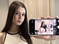 shaved pussy webcam MelissaMelis