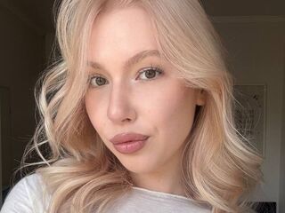 beautiful webcamgirl OpalDines