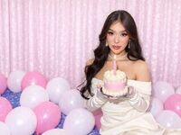 camgirl playing with vibrator ShantellVidal