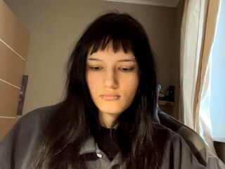 camgirl playing with vibrator SusieTrojak