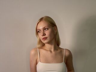 nude webcam AishaNaeher