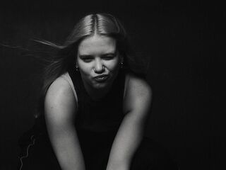 girl sex chat room AngellaMaulin