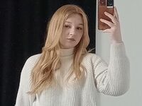 camgirl playing with vibrator AutumnCoxwell