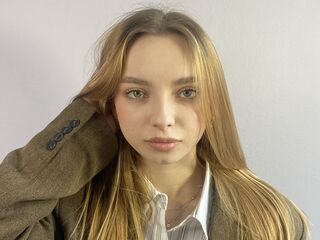 nude camgirl picture ChariseKuhnke