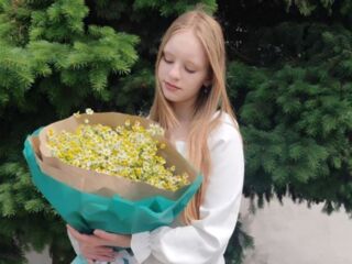 naughty cam girl masturbating with dildo ChristieBrozyna