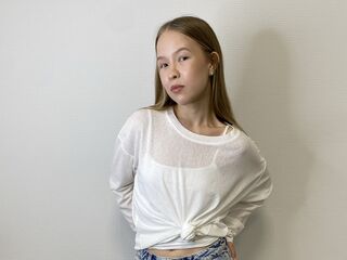 camslut topless DortheyVath