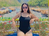 cam girl playing with dildo ElliseWise