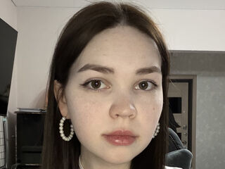 fingering webcamgirl EmiliRoyzi