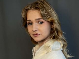 camslut fingering wet pussy HelenPetrini