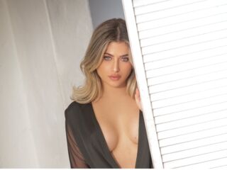 cam girl playing with sextoy IrinaMolkova