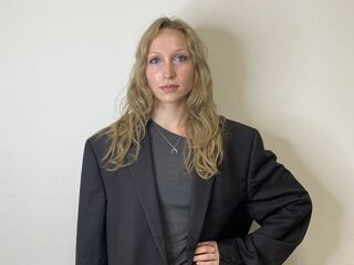 webcam strip tease show IrinaVelzeboer