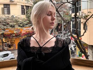 nude gamgirl KamValentine