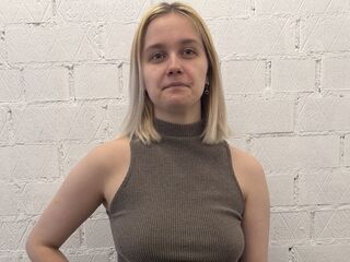 naughty cam girl fingering pussy LatrishaSoprych