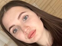 camslut topless LauriMaynor