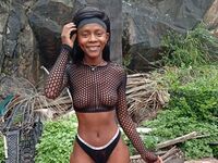 naked cam girl masturbating with sextoy LillyAriana