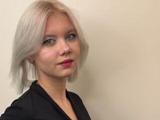 camgirl showing pussy LindsayMcirvin