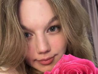 fingering webcamgirl LinnGrimshaw