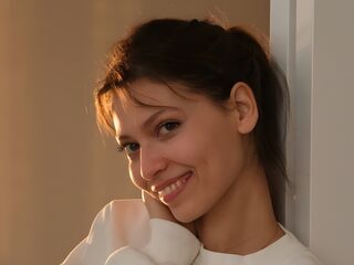 teaser web cam LivelyLaurie
