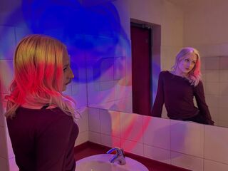 hot strip tease cam LucilleWiste