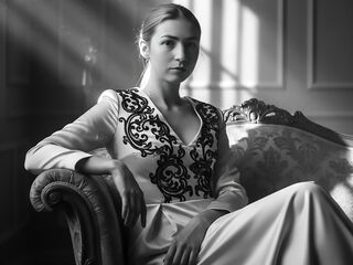 camgirl masturbating with dildo LunaNouire