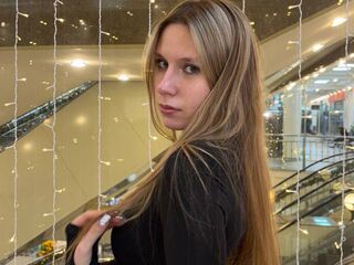 topless camgirl LydaCentorino
