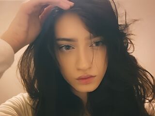 cam girl masturbating with dildo MaddieSunflower
