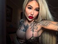 live chatroom MadinaPinkman