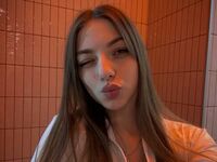 naked camgirl fingering pussy MagdalenFaist