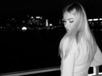 cam girl masturbating with sextoy MariBrandel