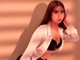 camgirl showing tits MelanyBloom