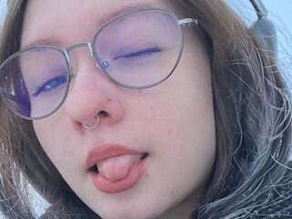 naughty camgirl masturbating with vibrator RoxannRabenstein