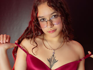 camslut naked SaritaDay