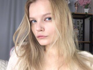 naughty cam girl ShelyMilan