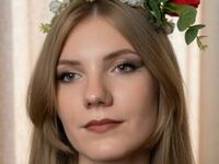 naughty camgirl masturbating with vibrator SlyviaQuinonez