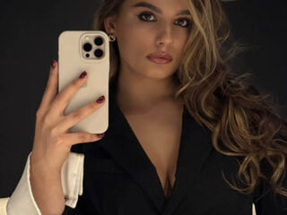 naked girl with webcam TaHillmer