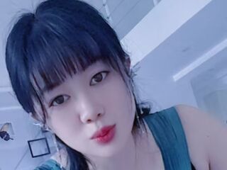 webcam strip tease show YueXiaoyue